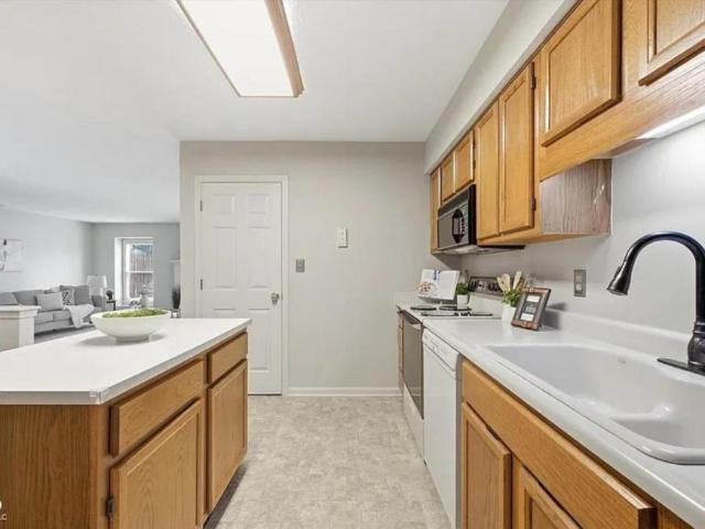 4 bedroom, Jacksonville FL 32277 106244476