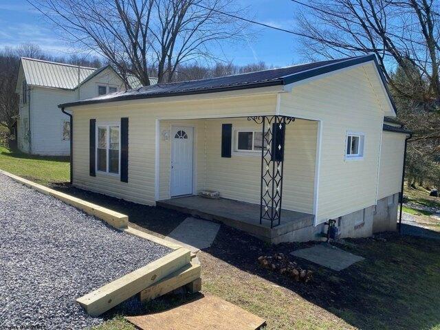 4 bedroom, Junior WV 26275 104908043