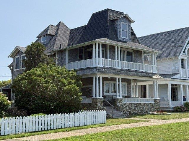 4 bedroom, Oak Bluffs MA 02557 105415685