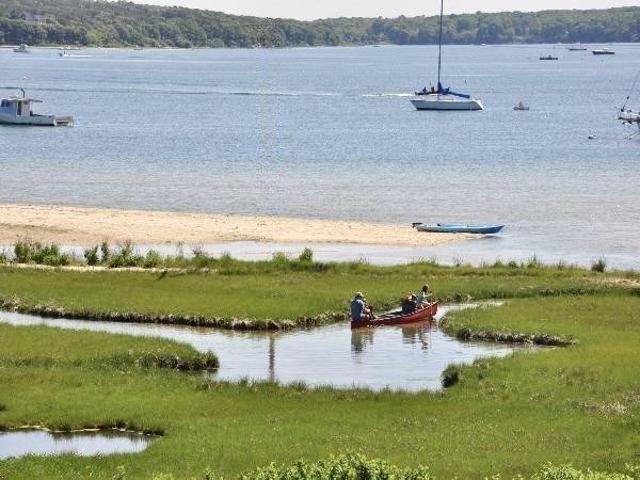 4 bedroom, Oak Bluffs MA 02557 105496704