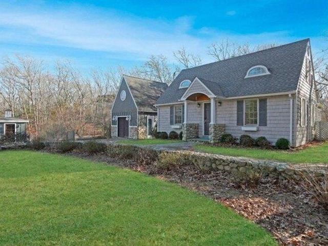 4 bedroom, Oak Bluffs MA 02557 105497358
