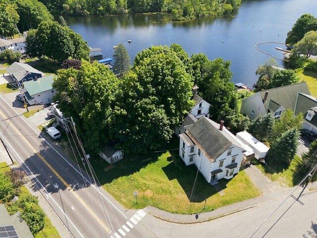 4 bedroom, Oakland ME 04963 105694913