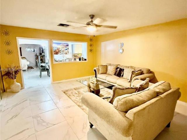 4 bedroom, Oakland Park FL 33311 106076734