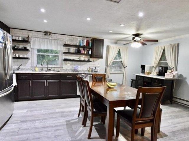 4 bedroom, Oxford MA 01540 105291973