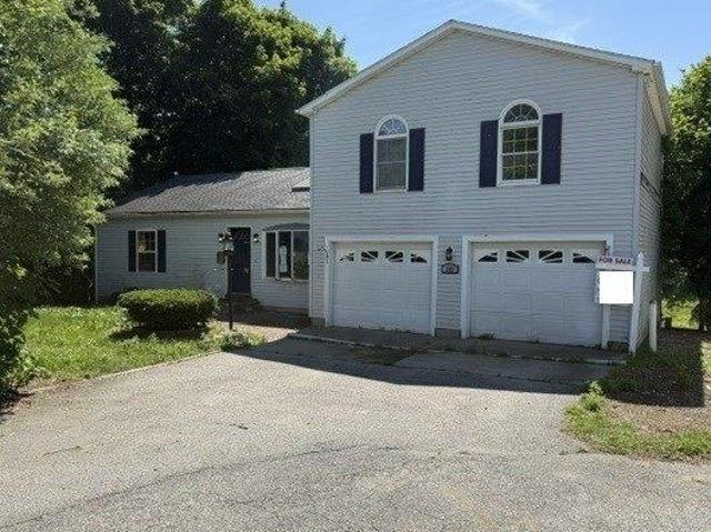 4 bedroom, Oxford MA 01540 105230681