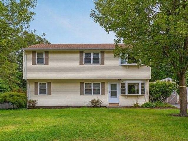 4 bedroom, Oxford MA 01540 105425879