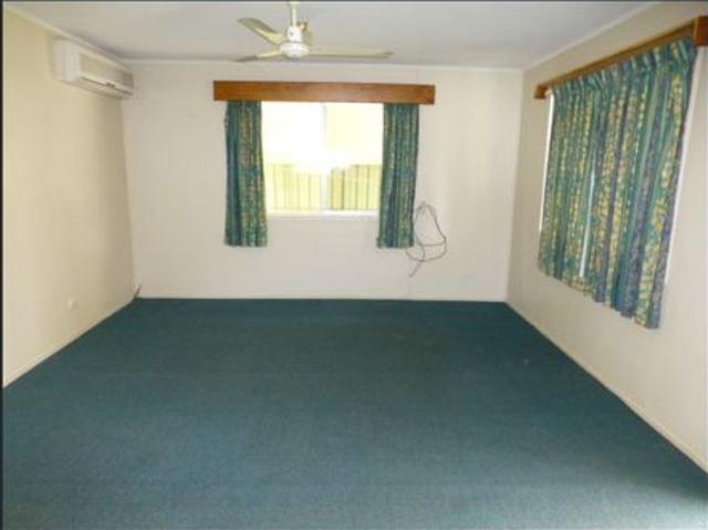 4 bedroom lowset home!