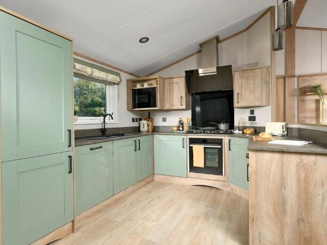 4 bedroom lodge for sale