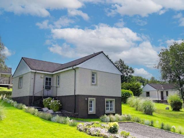 4 bedroom lodge for sale