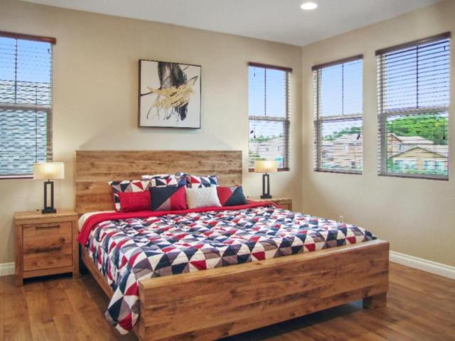 4 bedroom, Loma Linda CA 92354 106110683