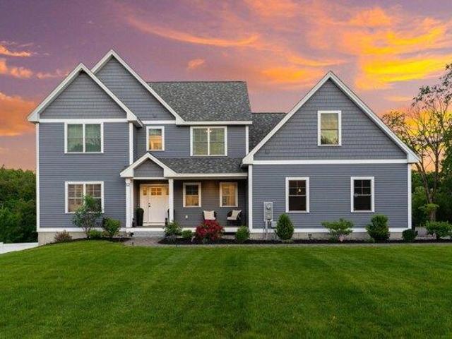 4 bedroom, Londonderry NH 03053 104408831