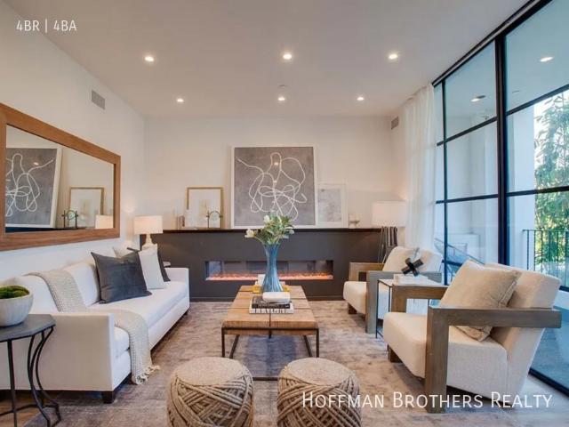 4 bedroom, Los Angeles CA 90038 104611005
