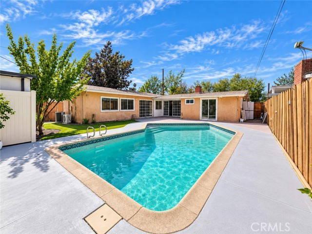 4 bedroom, Los Angeles CA 91335 106247369