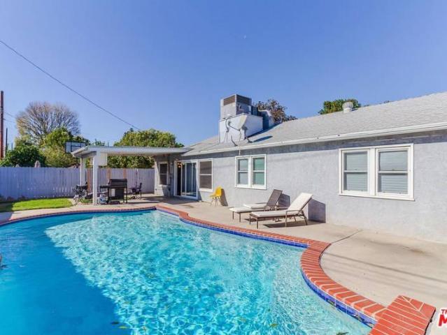 4 bedroom, Los Angeles CA 91335 106247378