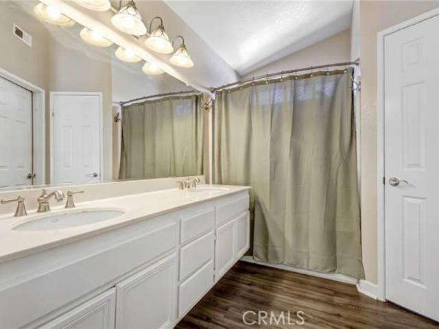 4 bedroom, Lake Forest CA 92610 106170062