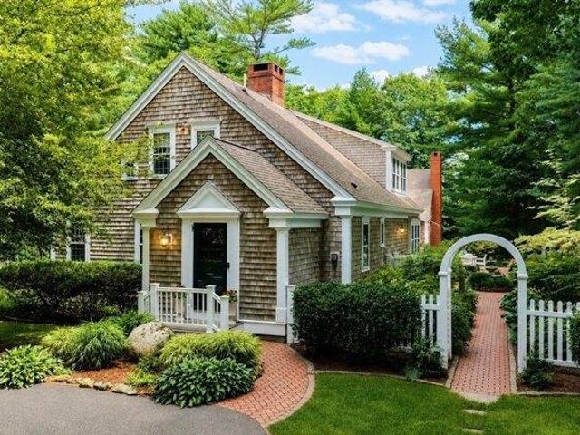 4 bedroom, Lakeville MA 02347 105552165