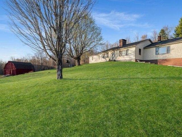 4 bedroom, Lancaster NH 03584 104376095