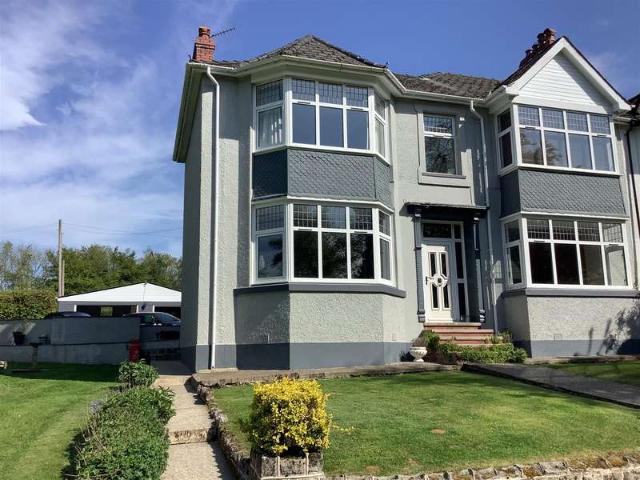 4 Bedroom Semi Detached House