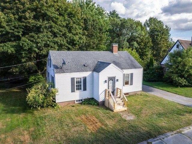 4 bedroom, Lewiston ME 04240 105748829