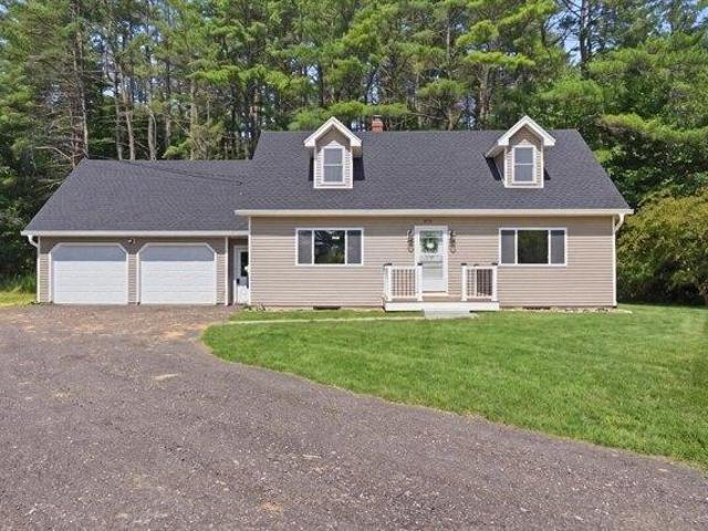4 bedroom, Lewiston ME 04240 105788882