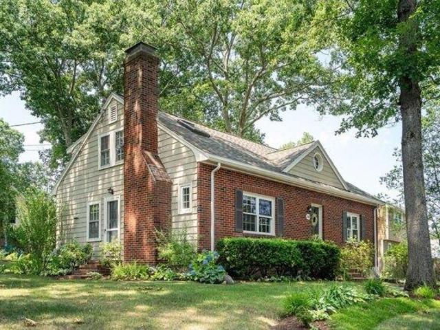 4 bedroom, Lexington MA 02421 105385378