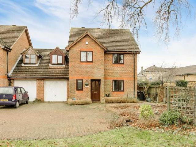 4 Bedroom Link Detached House