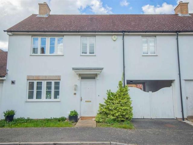 4 Bedroom Link Detached House