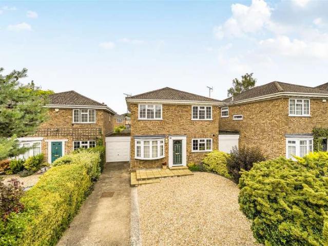 4 Bedroom Link Detached House