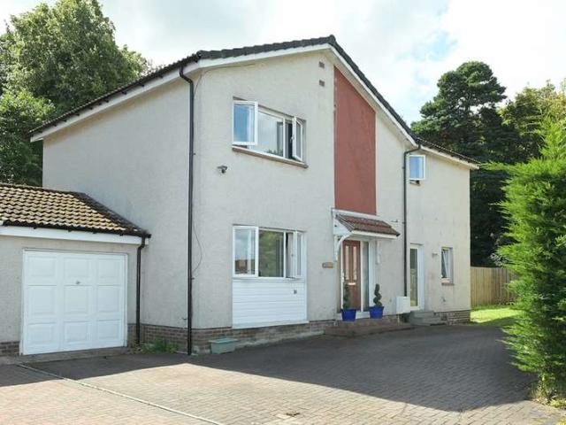 4 Bedroom Link Detached House