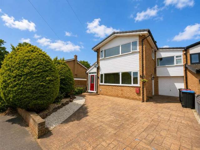 4 Bedroom Link Detached House