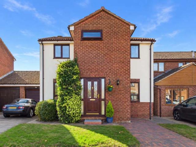 4 Bedroom Link Detached House