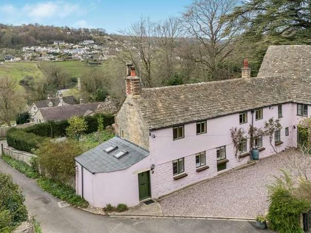 4 Bedroom Link Detached House