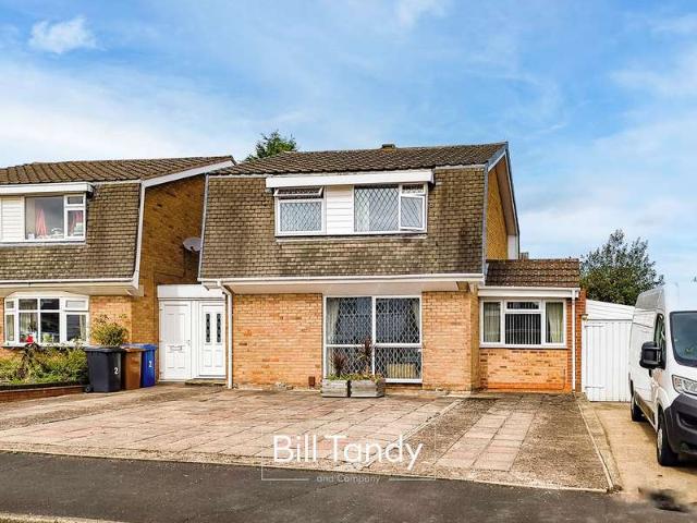 4 Bedroom Link Detached House
