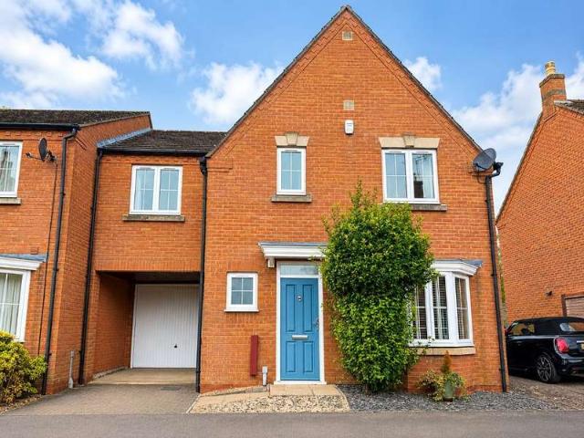 4 Bedroom Link Detached House