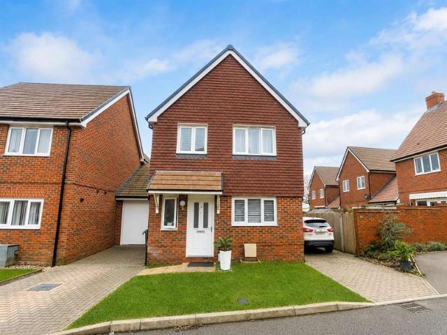 4 Bedroom Link Detached House
