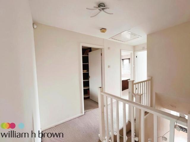 4 bedroom link detached house to rent