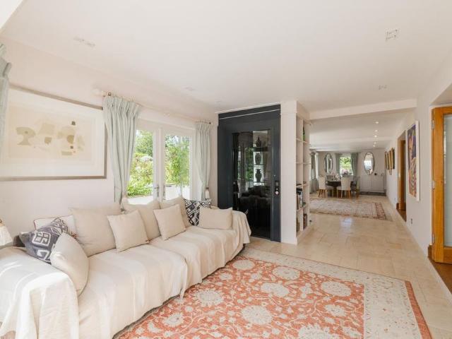4 bedroom link detached house to rent