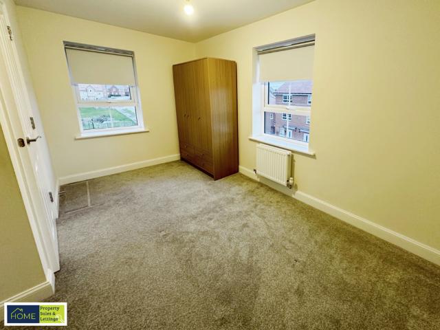 4 bedroom link detached house to rent