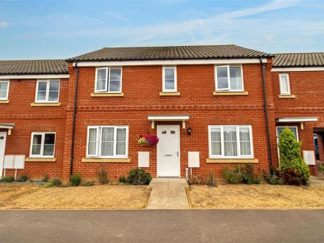 4 bedroom link detached house for sale