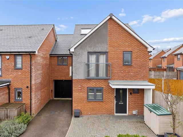 4 bedroom link detached house for sale