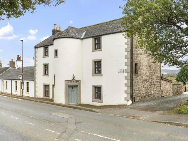4 bedroom link detached house for sale