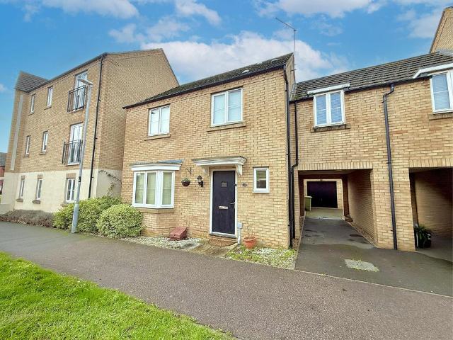 4 bedroom link detached house for sale