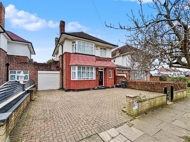 4 bedroom link detached house for sale