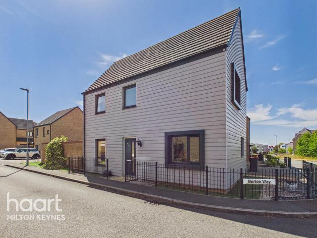 4 bedroom link detached house for sale