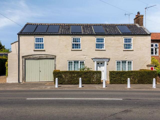 4 bedroom semi detached house for sale