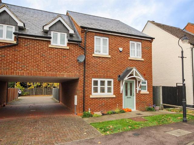 4 bedroom link detached house for sale