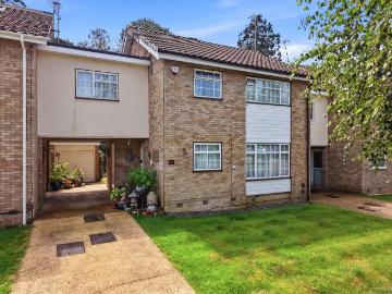 4 bedroom link detached house for sale