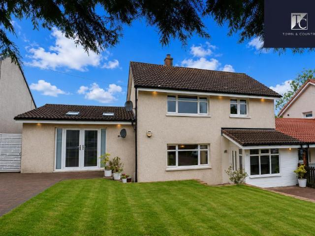 4 bedroom link detached house for sale