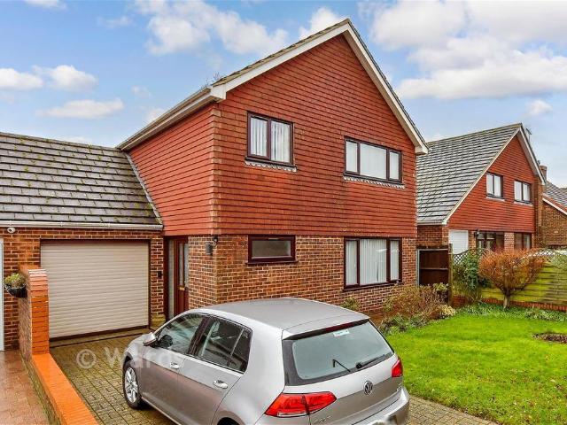 4 bedroom link detached house for sale