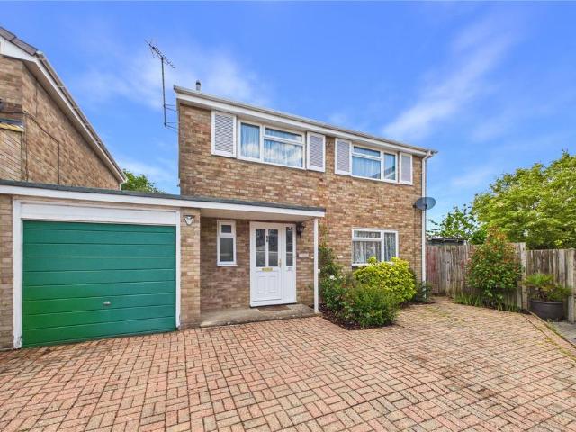 4 bedroom link detached house for sale
